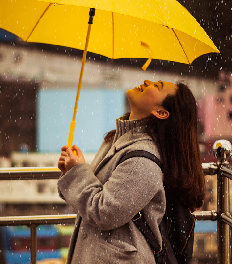 요리책을 보는 사람